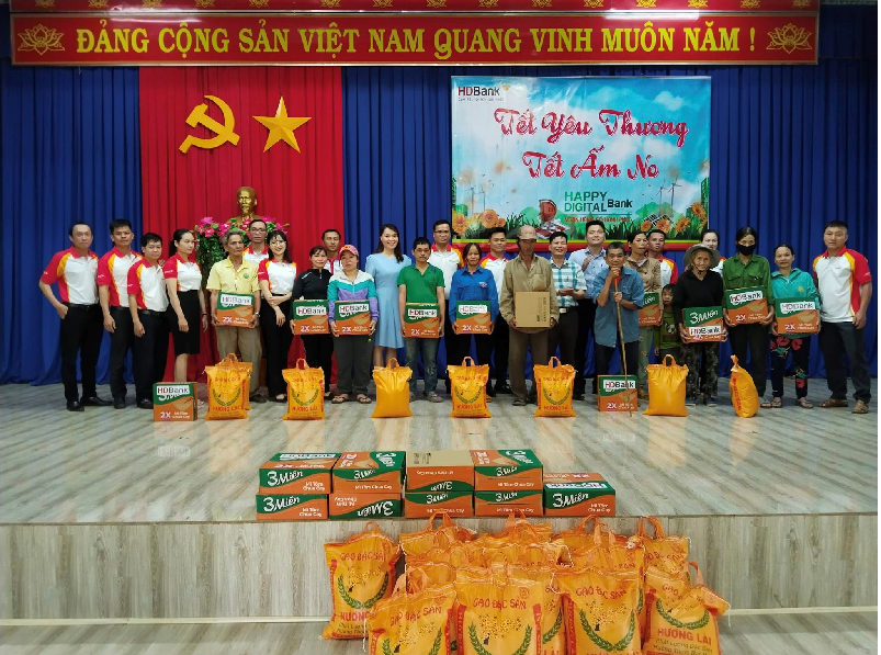 Chương trình Tết yêu thương – Tết ấm no tại xã Ea Wy